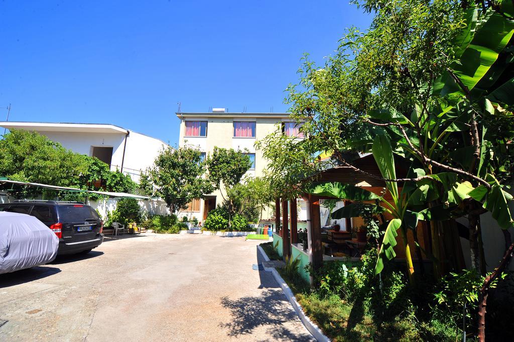 Pemaj Hostel Shkodra Exterior foto