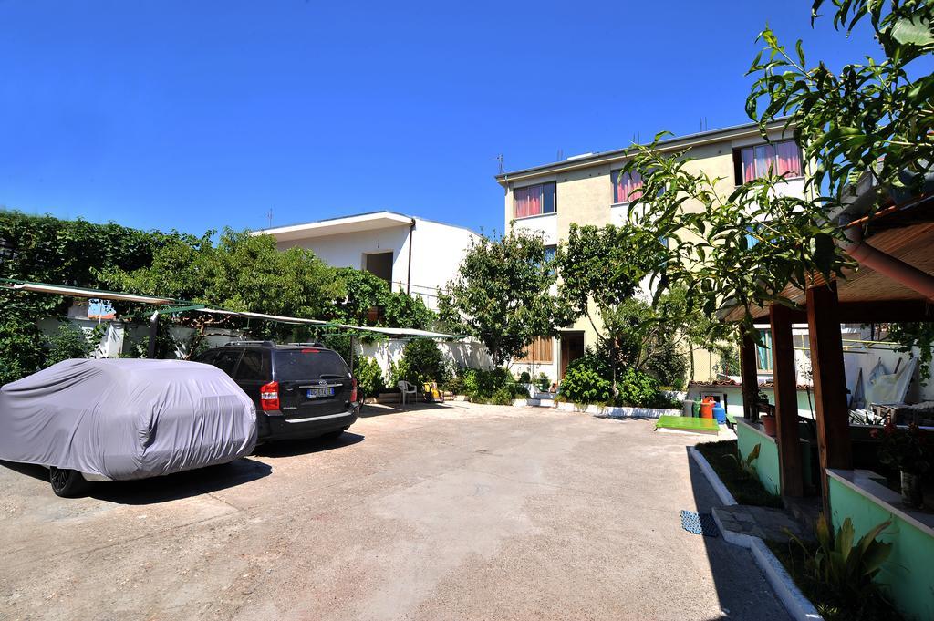 Pemaj Hostel Shkodra Exterior foto